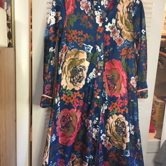 MissLook  Hooded Robe button front sz m chest 38 and 46" long brushed fleece - Picture 1 of 5